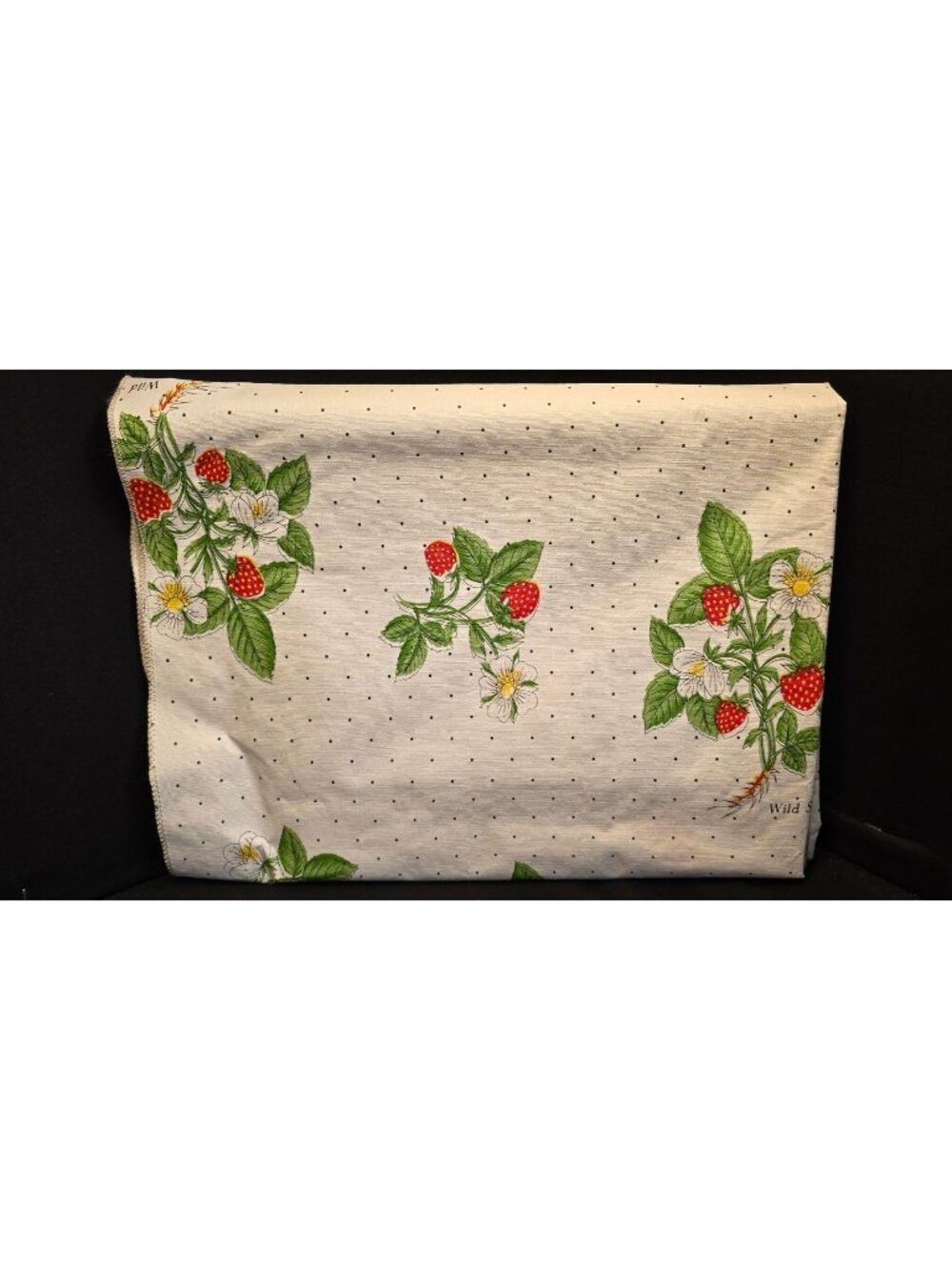 Vintage Wild Strawberry Print Rectangular Tablecloth 70" x 53" Cottagecore